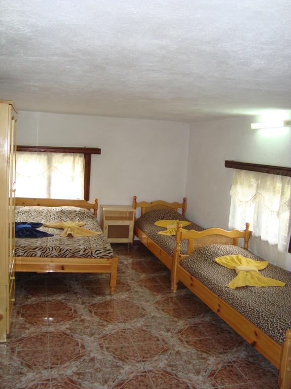 Kuma Lissa Guest House Kozhari Δωμάτιο φωτογραφία
