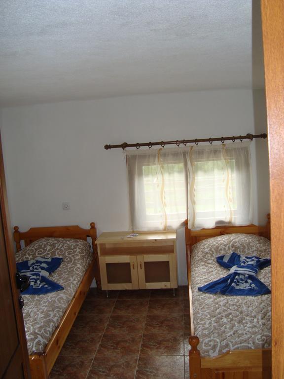 Kuma Lissa Guest House Kozhari Δωμάτιο φωτογραφία