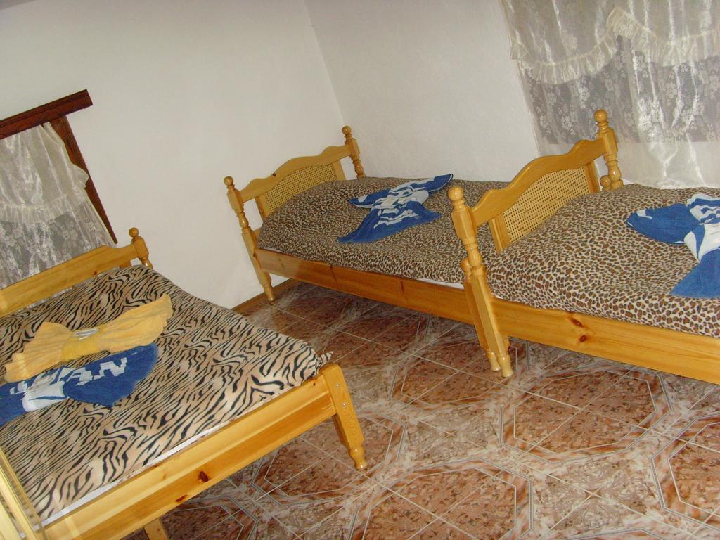 Kuma Lissa Guest House Kozhari Δωμάτιο φωτογραφία
